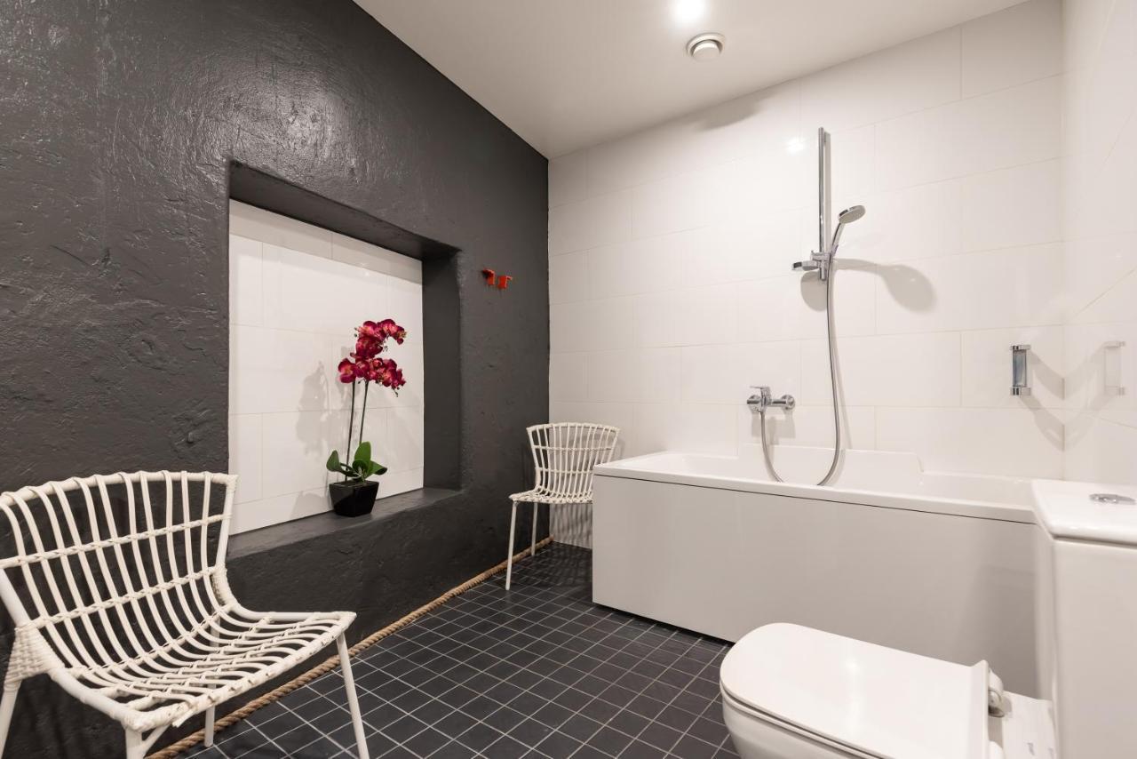 Stylish Apartment With Parking In Telliskivi Tallinn Ngoại thất bức ảnh