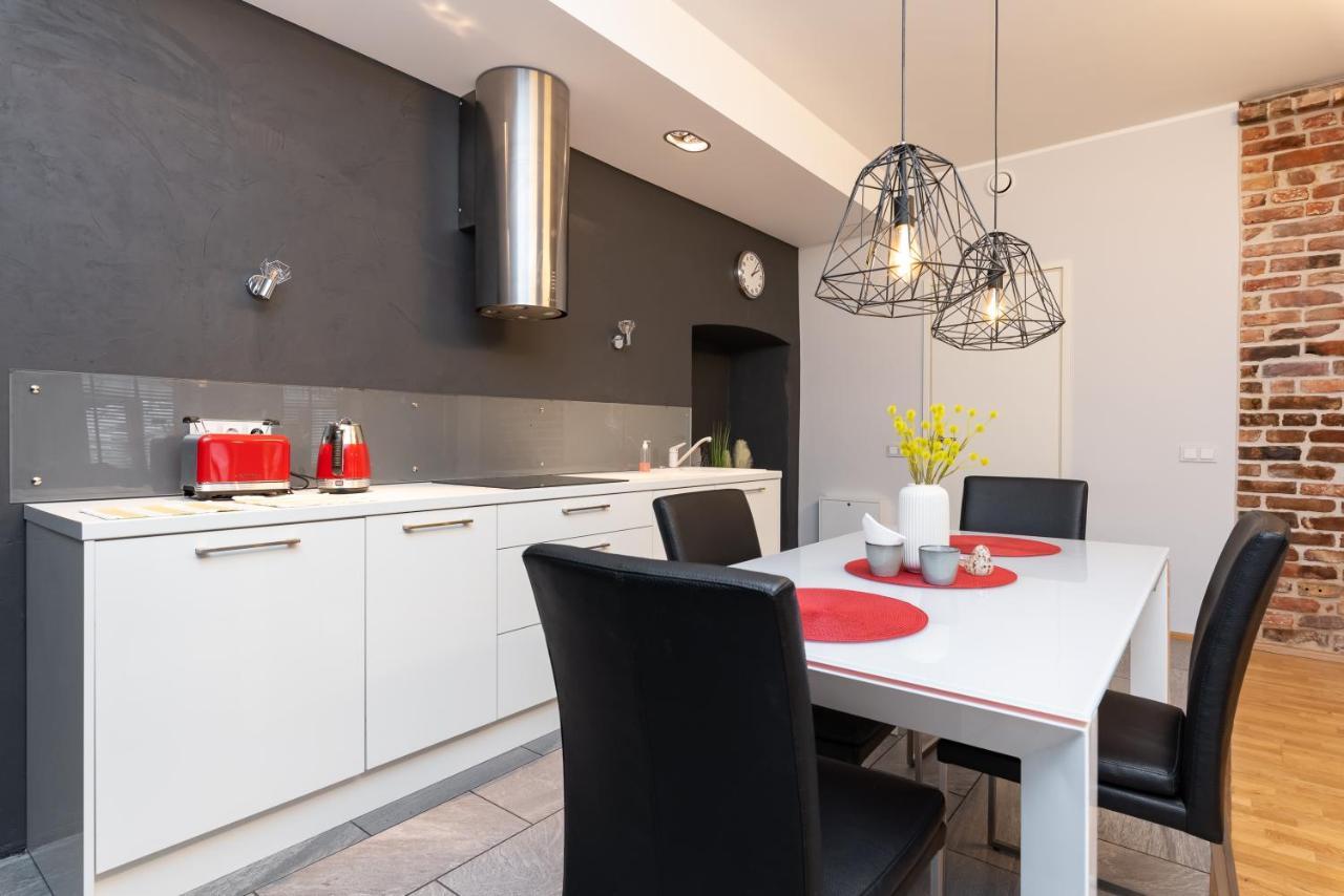 Stylish Apartment With Parking In Telliskivi Tallinn Ngoại thất bức ảnh
