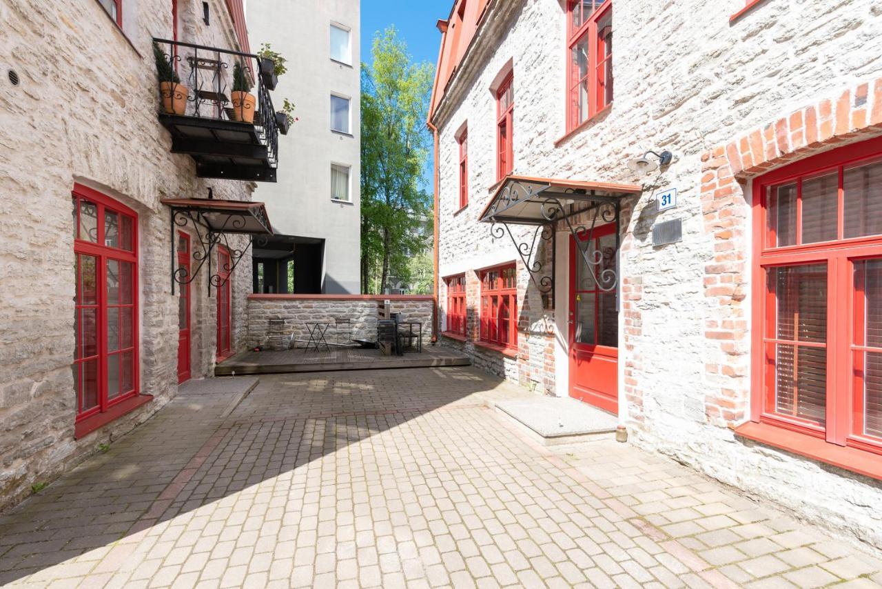 Stylish Apartment With Parking In Telliskivi Tallinn Ngoại thất bức ảnh